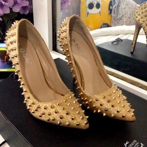 Studded shoes
